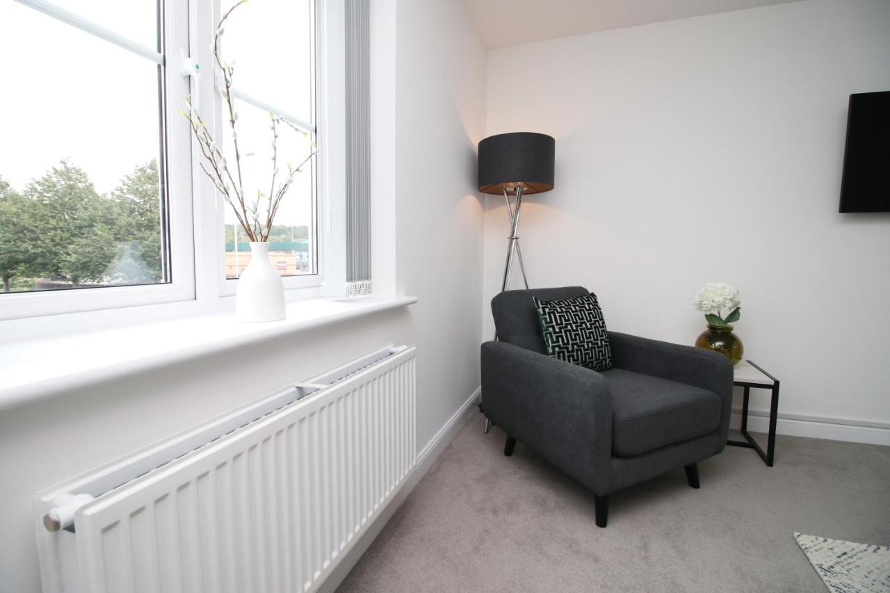 No 43 Stadium Views By Ssw - 2Br, Parking, Sleeps 4, 3Min Walk To Stadium, 10Min Drive To City Centre, Marina And Close To M4 Morriston ภายนอก รูปภาพ