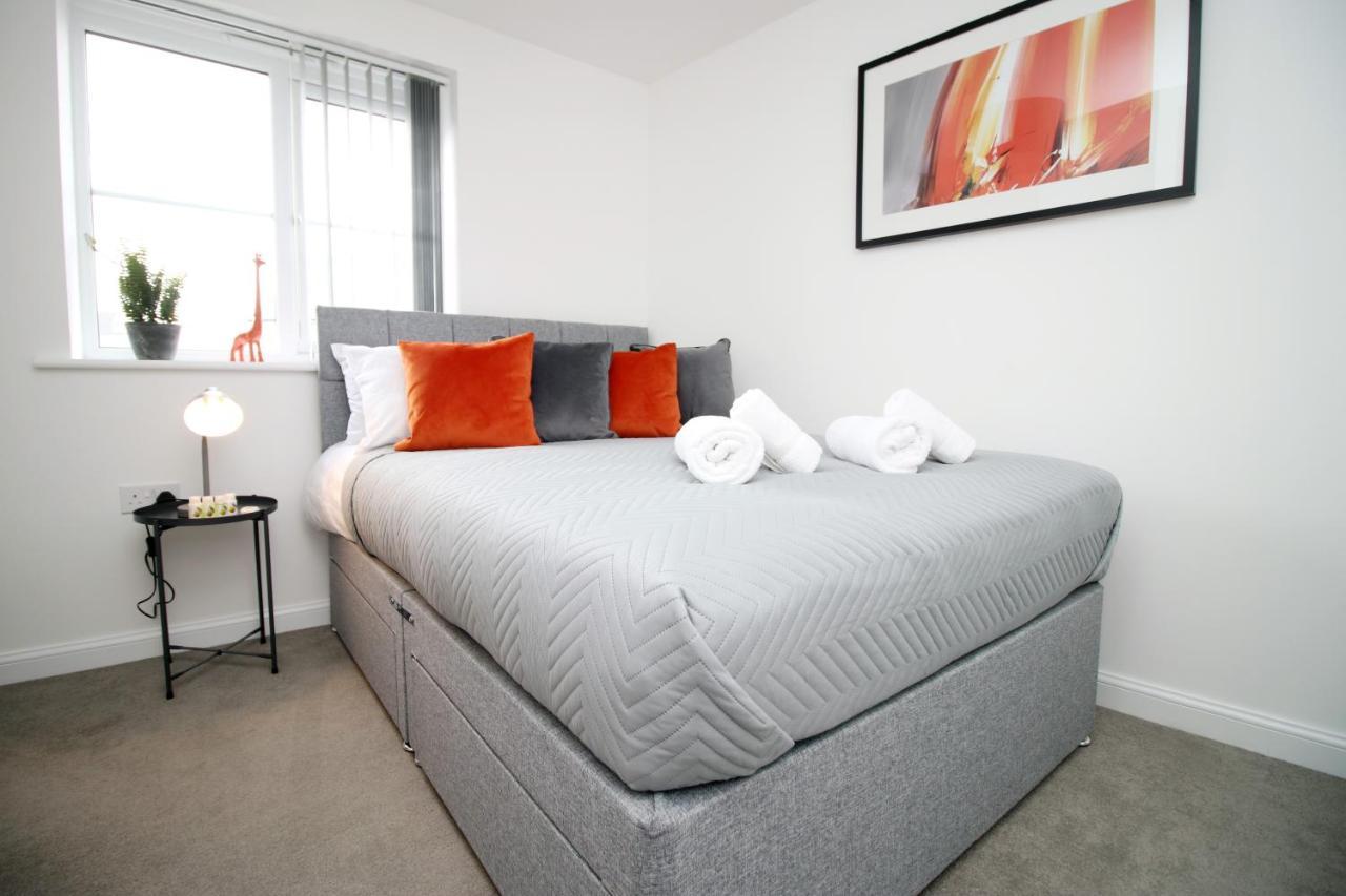 No 43 Stadium Views By Ssw - 2Br, Parking, Sleeps 4, 3Min Walk To Stadium, 10Min Drive To City Centre, Marina And Close To M4 Morriston ภายนอก รูปภาพ