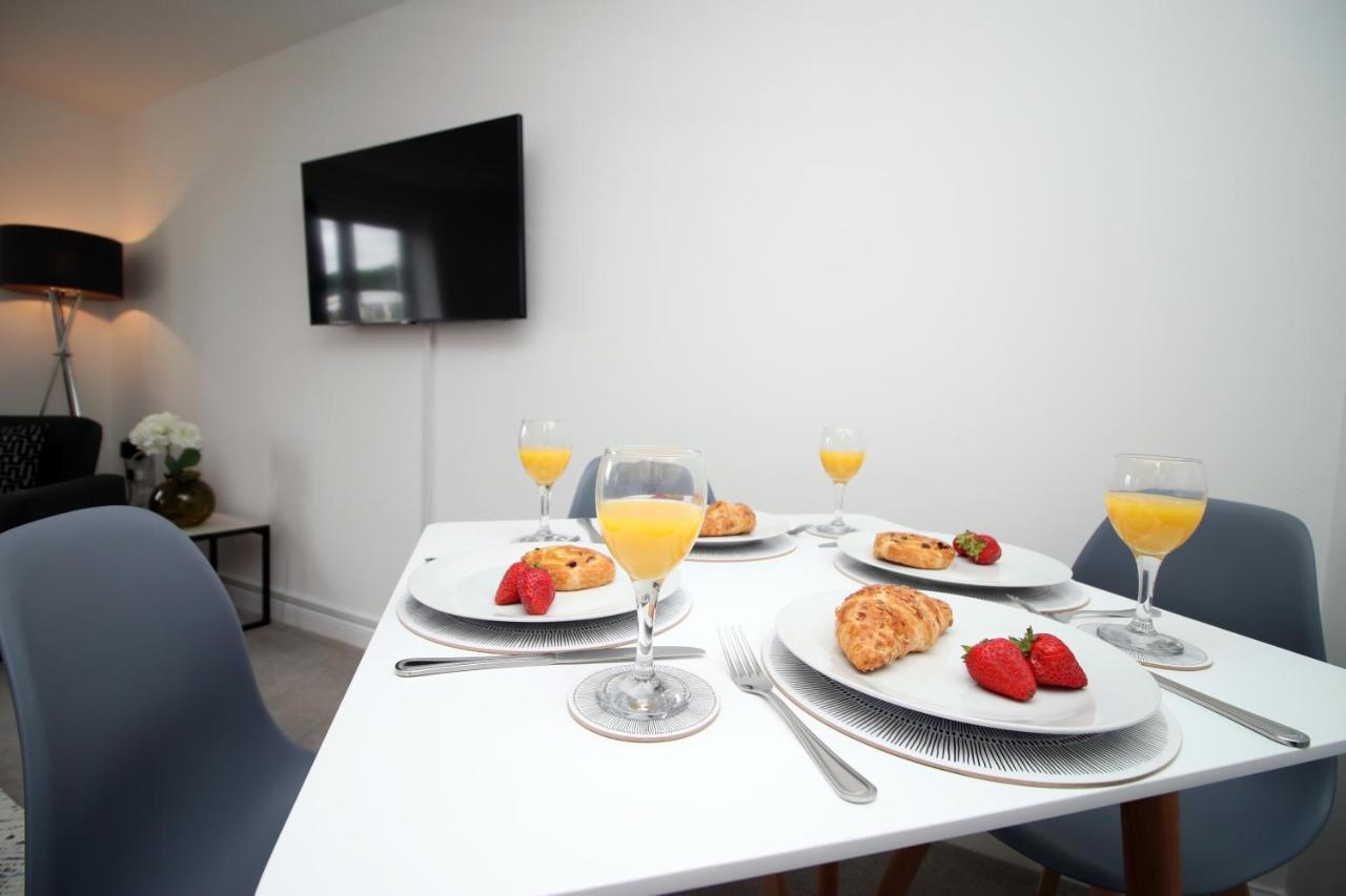 No 43 Stadium Views By Ssw - 2Br, Parking, Sleeps 4, 3Min Walk To Stadium, 10Min Drive To City Centre, Marina And Close To M4 Morriston ภายนอก รูปภาพ