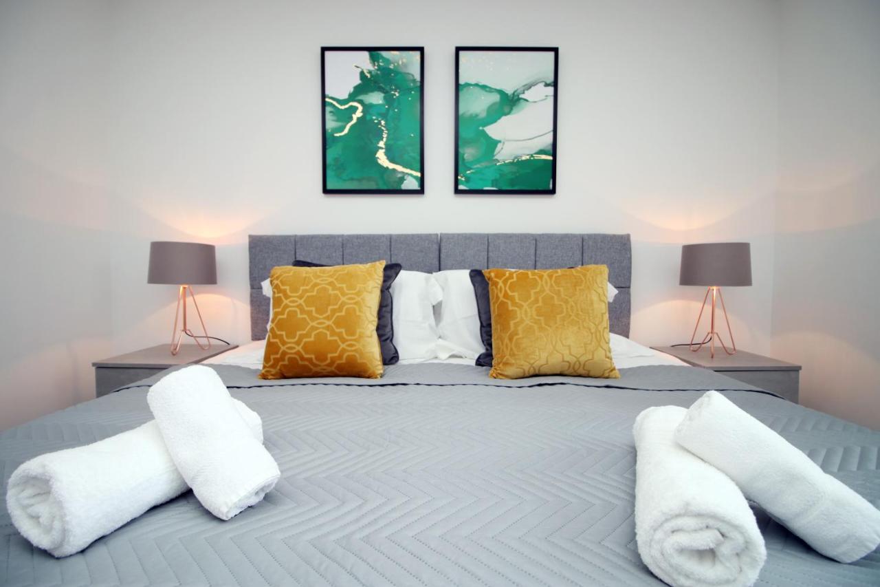 No 43 Stadium Views By Ssw - 2Br, Parking, Sleeps 4, 3Min Walk To Stadium, 10Min Drive To City Centre, Marina And Close To M4 Morriston ภายนอก รูปภาพ