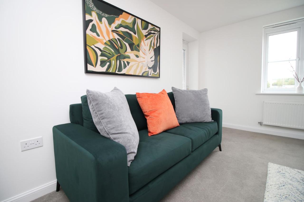 No 43 Stadium Views By Ssw - 2Br, Parking, Sleeps 4, 3Min Walk To Stadium, 10Min Drive To City Centre, Marina And Close To M4 Morriston ภายนอก รูปภาพ