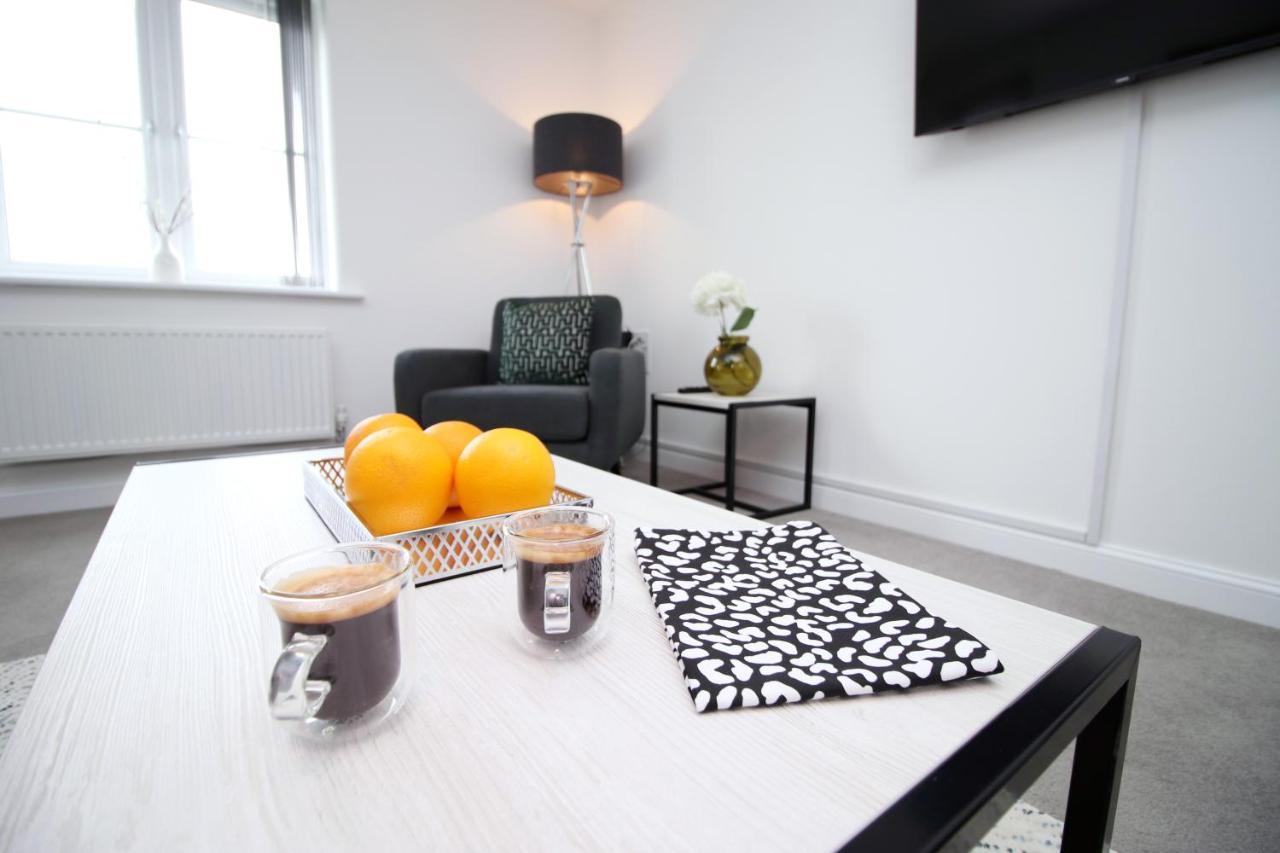 No 43 Stadium Views By Ssw - 2Br, Parking, Sleeps 4, 3Min Walk To Stadium, 10Min Drive To City Centre, Marina And Close To M4 Morriston ภายนอก รูปภาพ