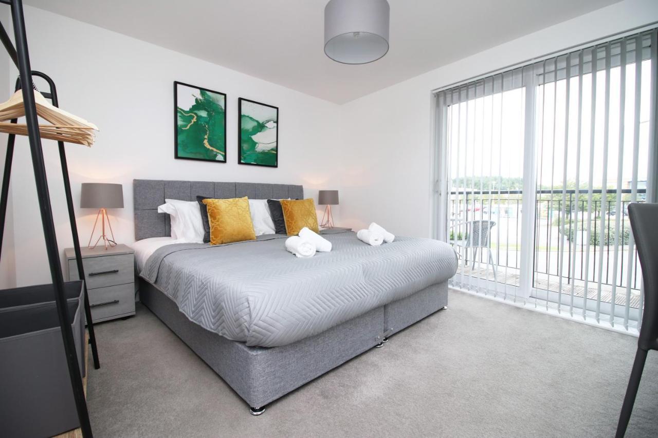 No 43 Stadium Views By Ssw - 2Br, Parking, Sleeps 4, 3Min Walk To Stadium, 10Min Drive To City Centre, Marina And Close To M4 Morriston ภายนอก รูปภาพ